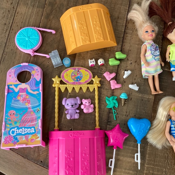Chelsea Barbie Amusement Park Toy Play Set & more - Picture 9 of 16